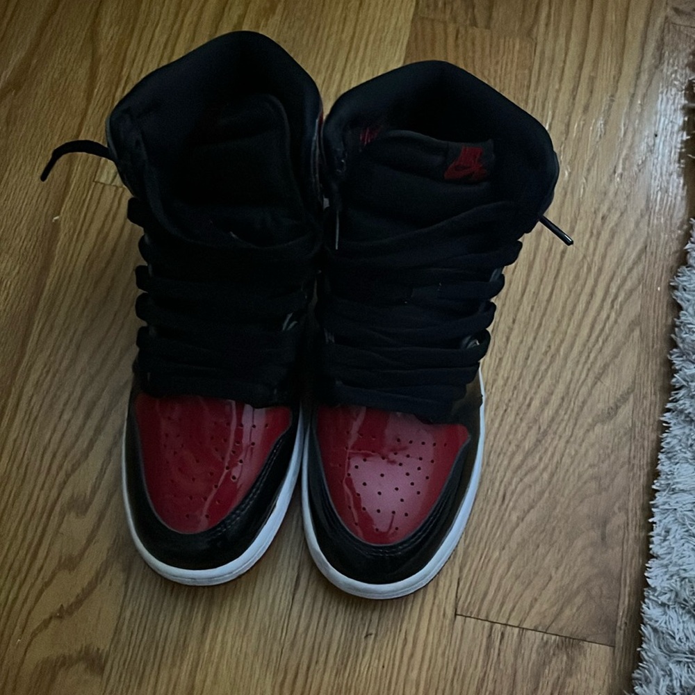 JORDAN 1 RETRO HIGH OG 'PATENT BRED' lightly used grade school boys size 5.5